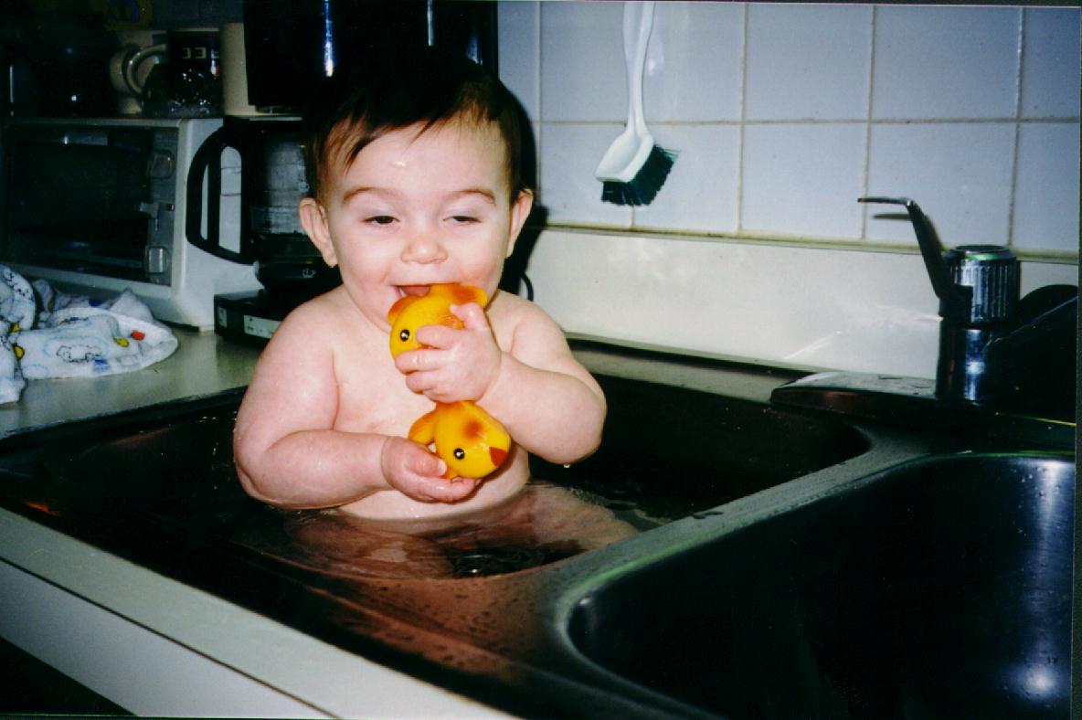 sean_bath.jpg (100879 bytes)